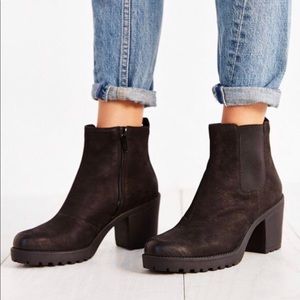 Vagabond Grace Chelsea Boot